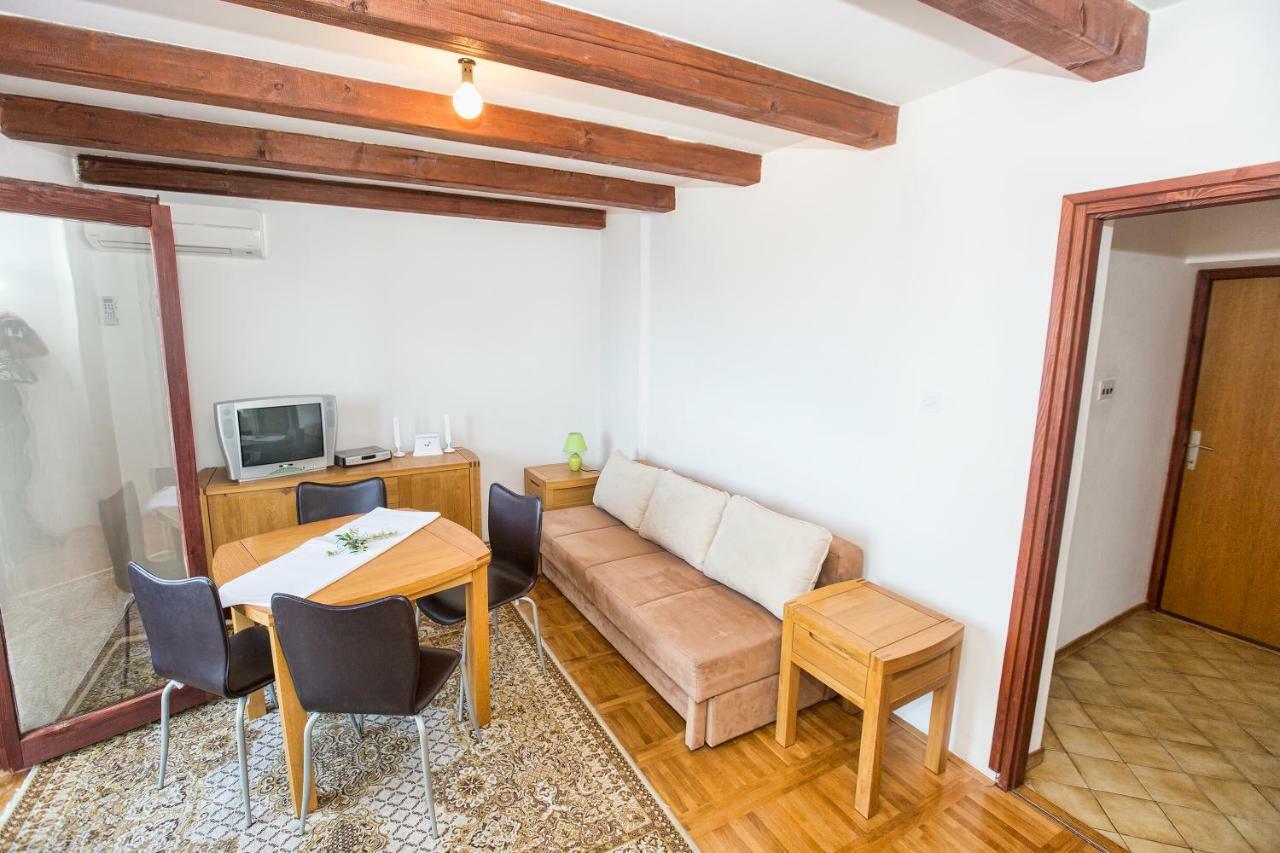 Appartement Penthouse Karlobag Extérieur photo